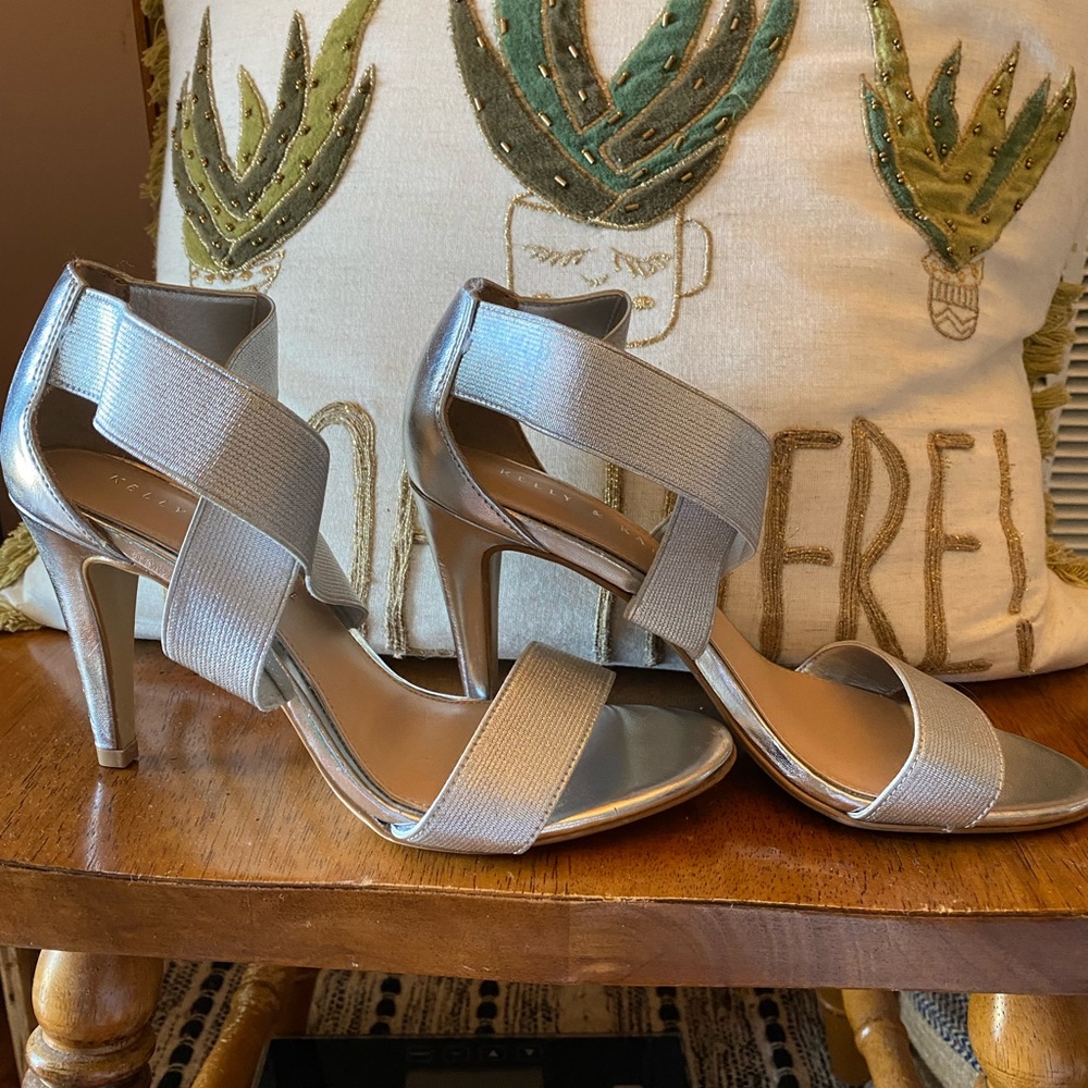 Kelly & Katie Silver Heels NWOT